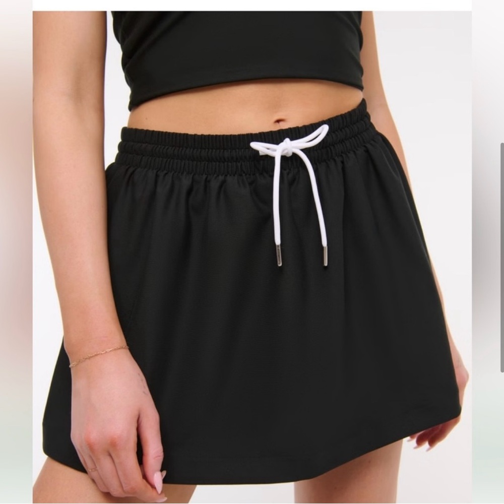 YPB SculptLUX Black Skort - Picture 3 of 7